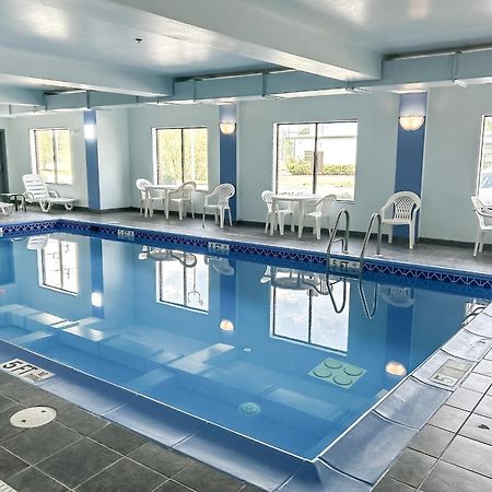 Comfort Inn & Suites Cambridge Buitenkant foto