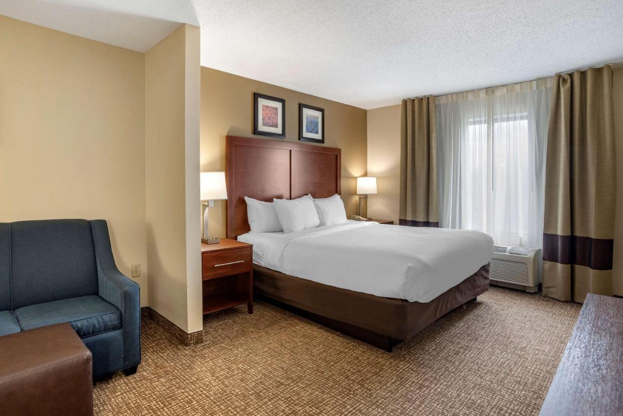 Comfort Inn & Suites Cambridge Buitenkant foto