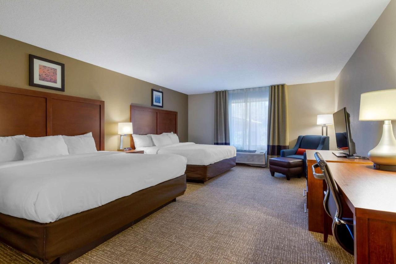 Comfort Inn & Suites Cambridge Buitenkant foto