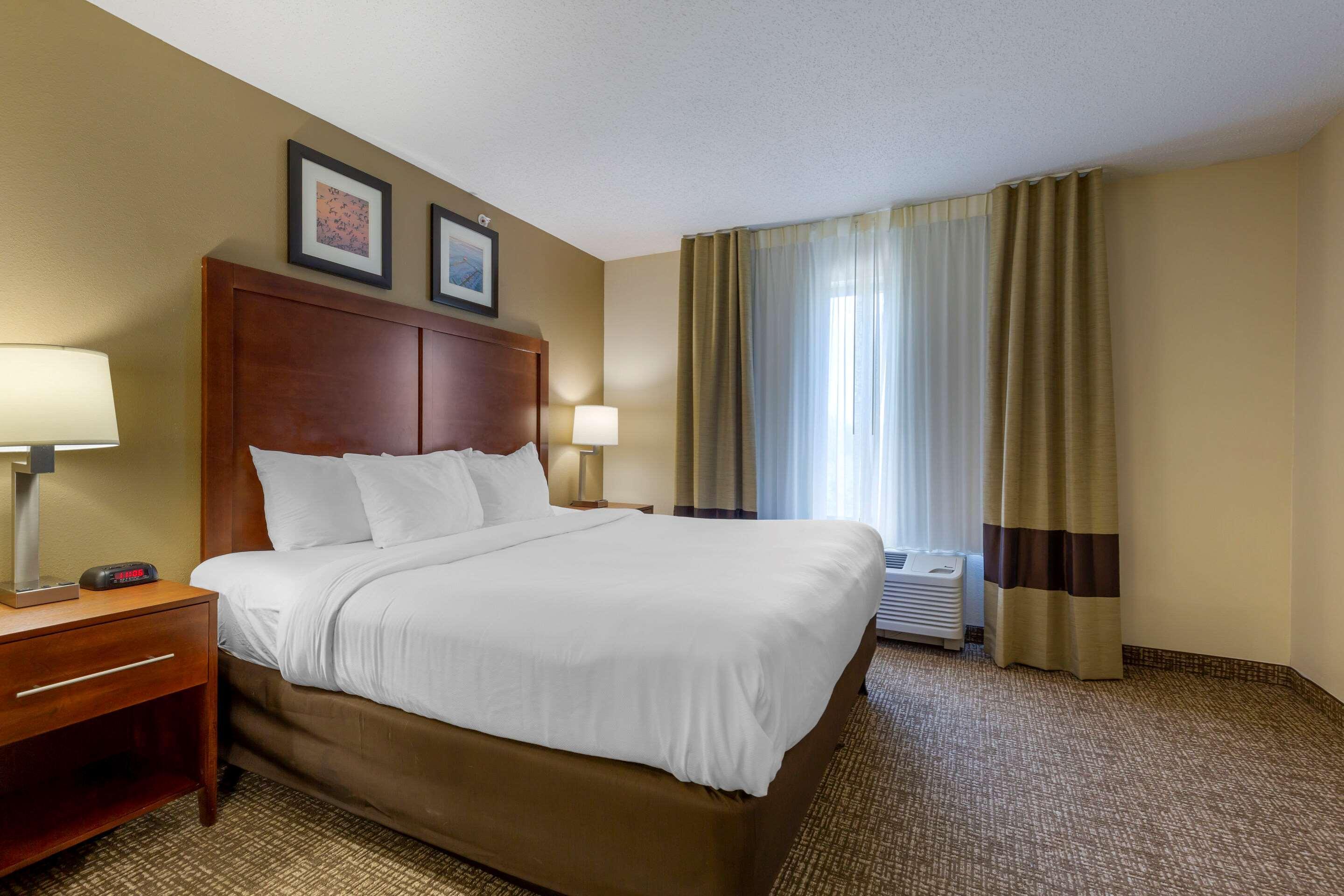 Comfort Inn & Suites Cambridge Buitenkant foto
