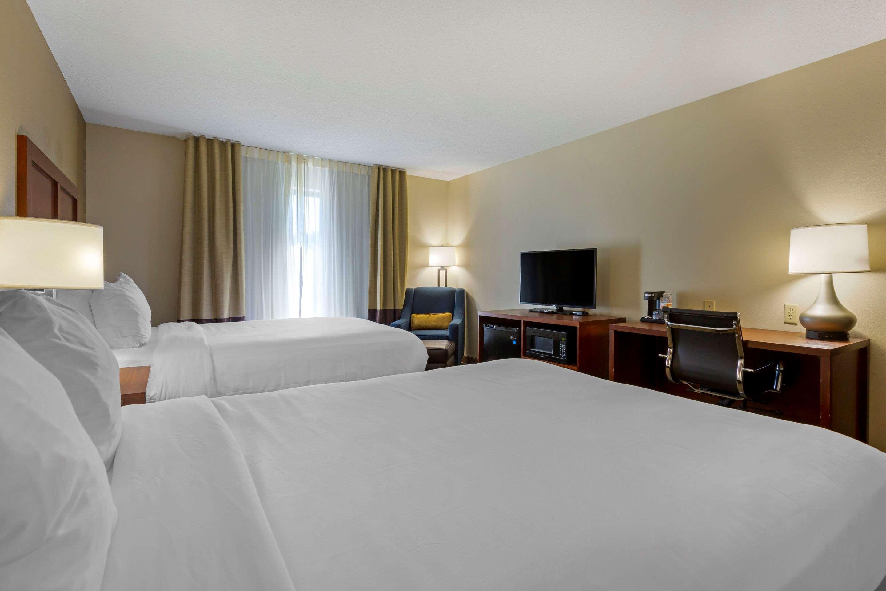 Comfort Inn & Suites Cambridge Buitenkant foto