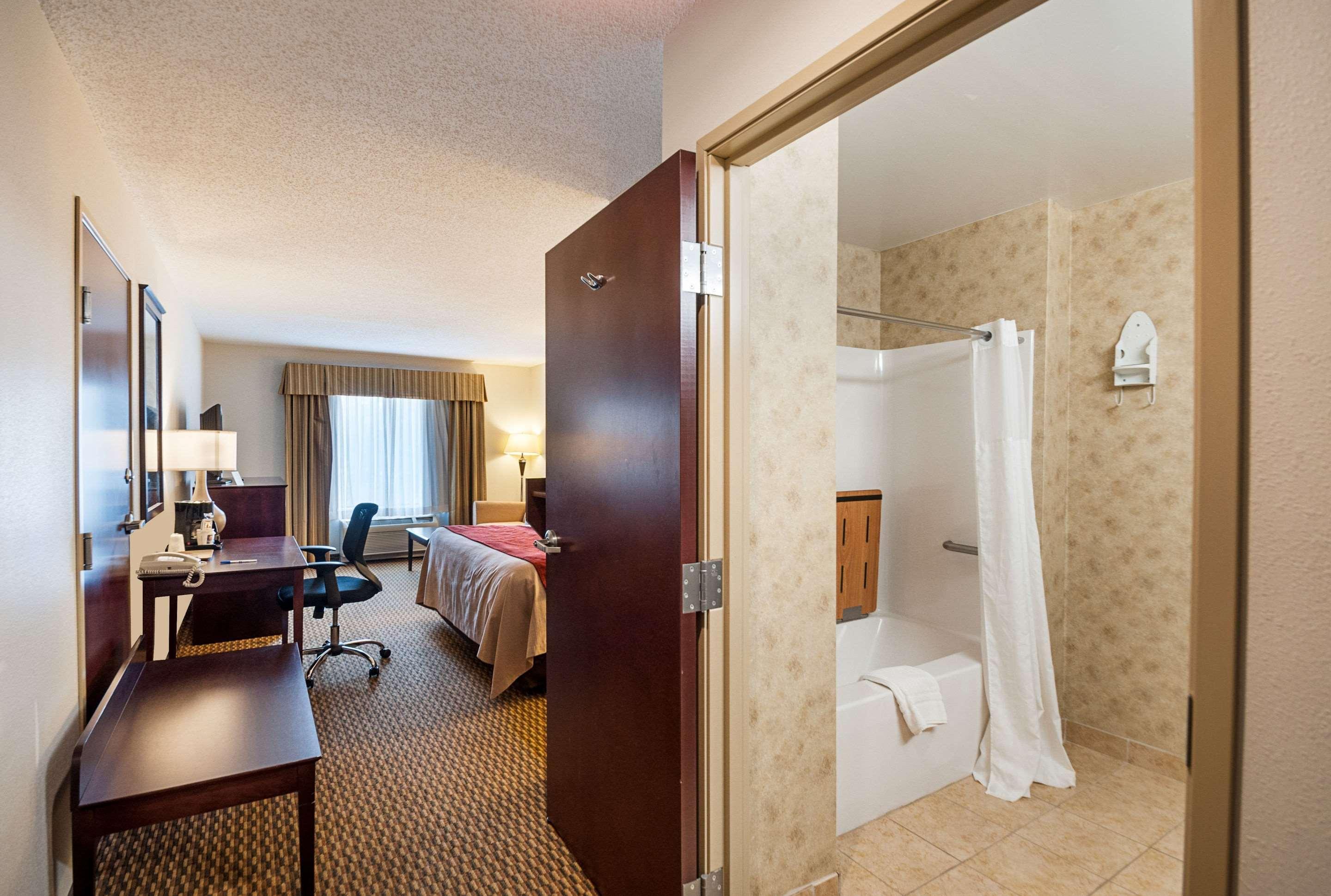 Comfort Inn & Suites Cambridge Buitenkant foto