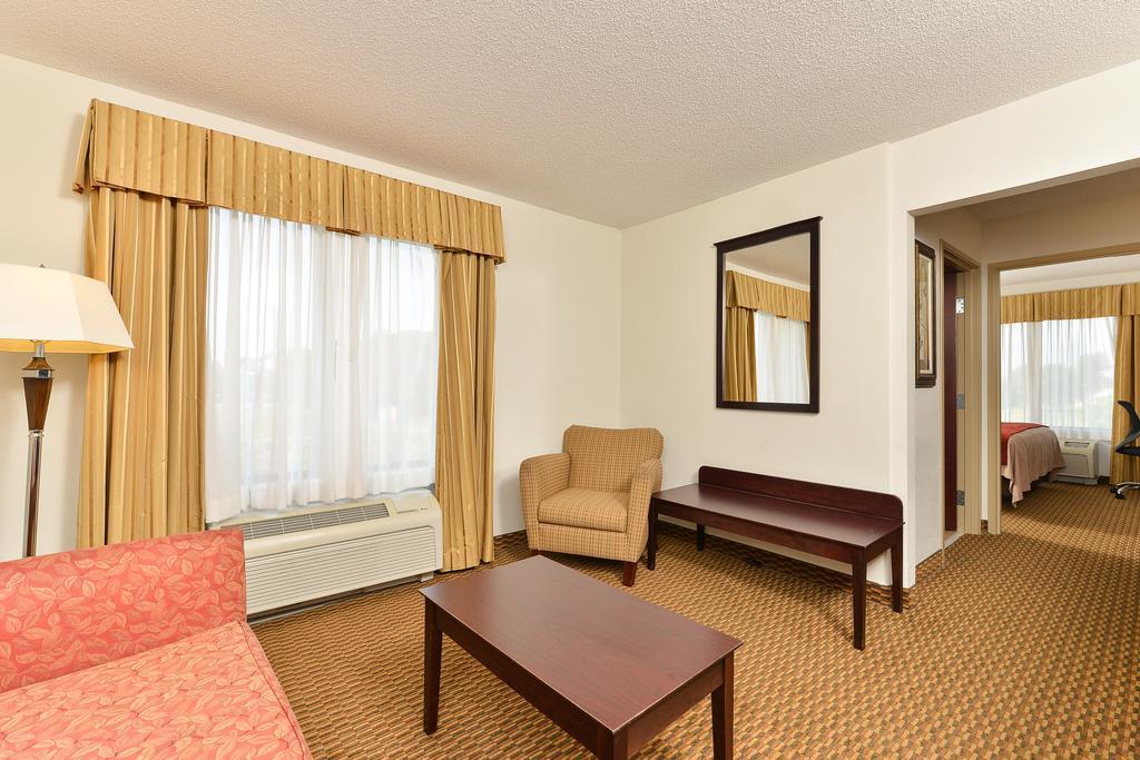 Comfort Inn & Suites Cambridge Buitenkant foto