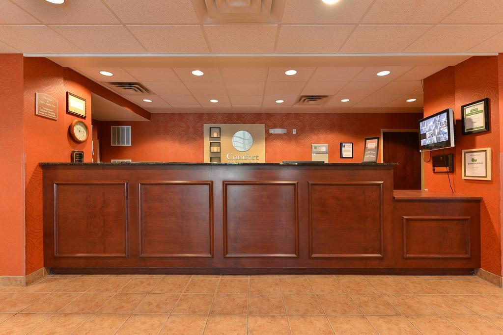 Comfort Inn & Suites Cambridge Buitenkant foto