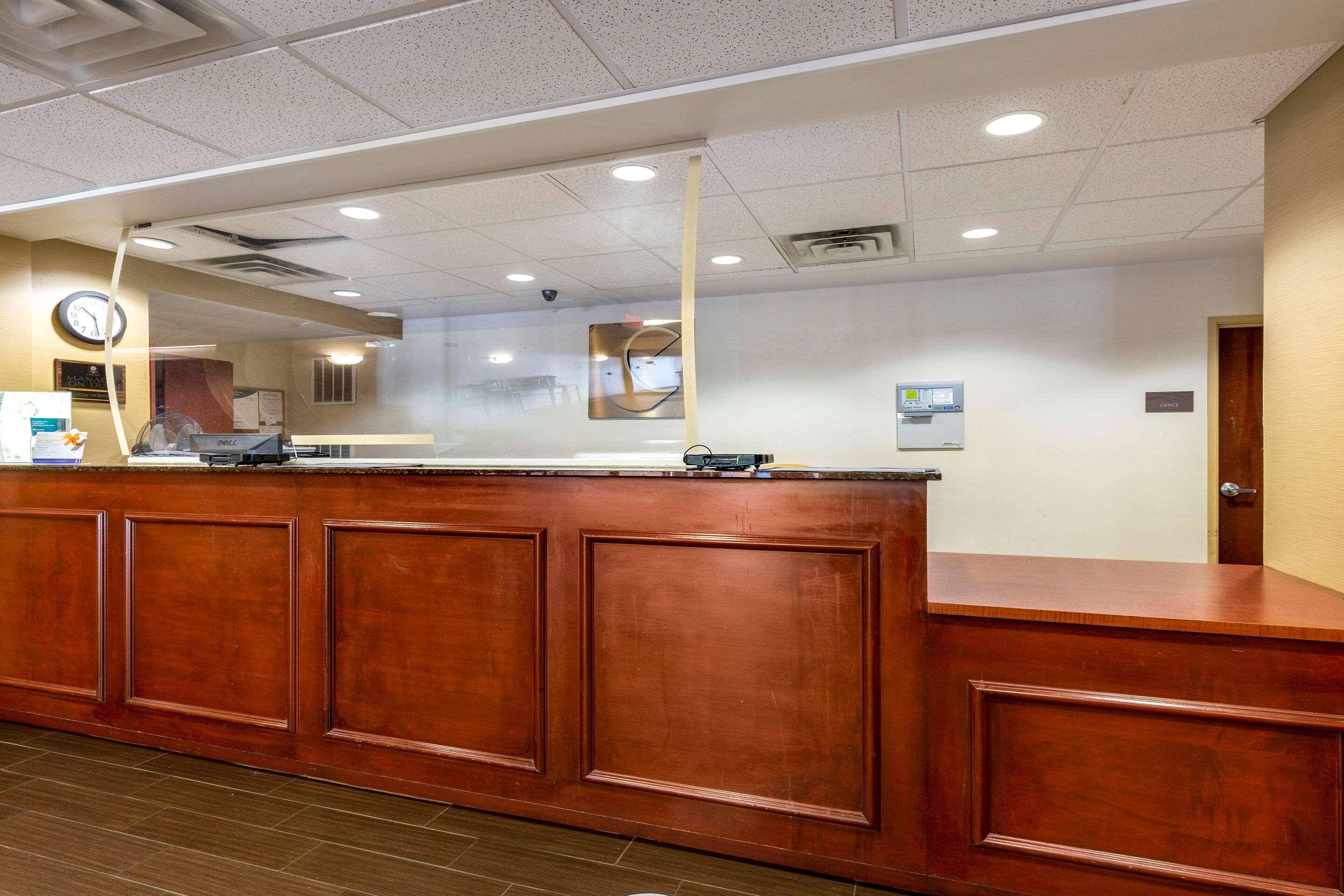 Comfort Inn & Suites Cambridge Buitenkant foto