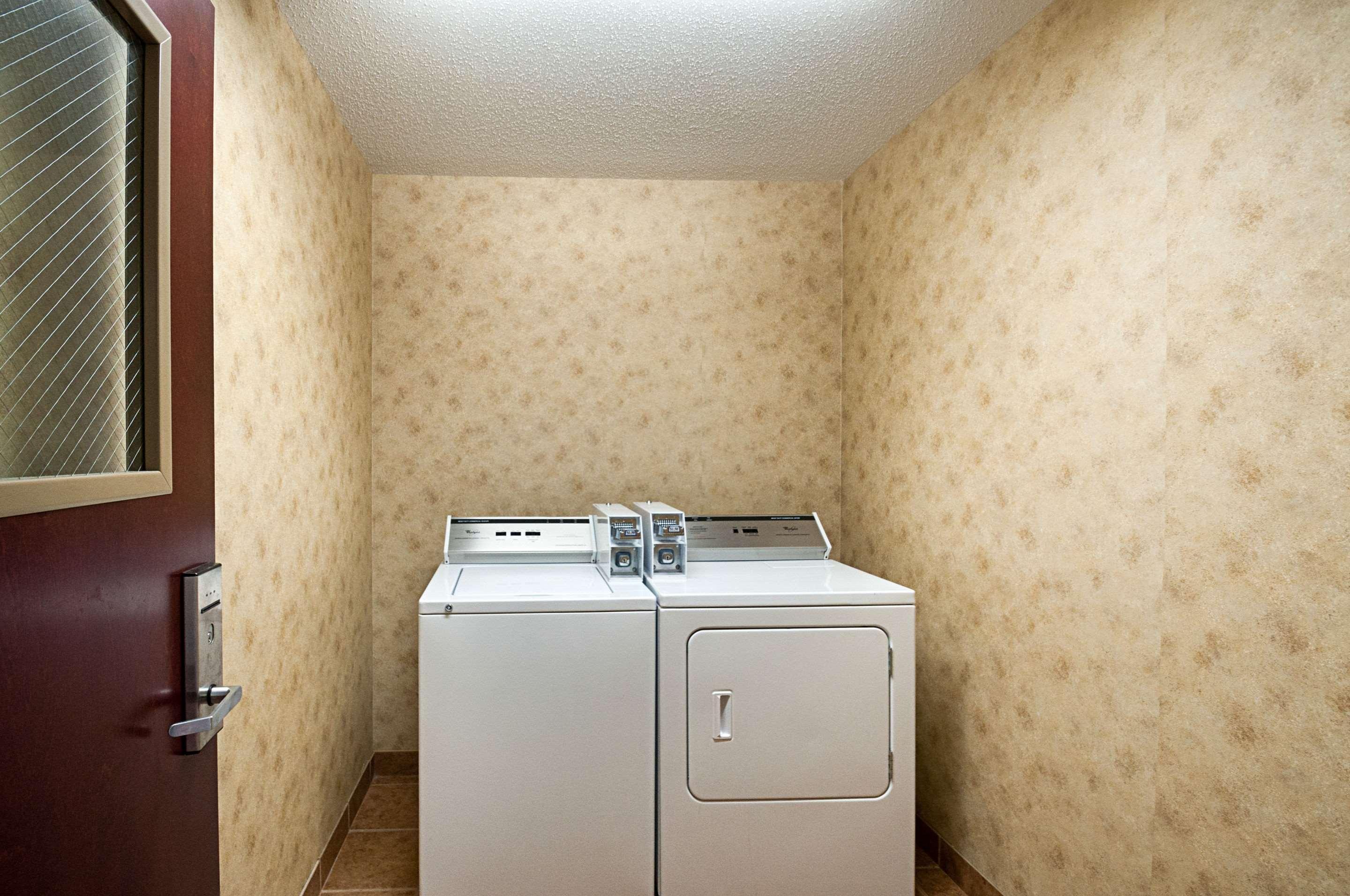 Comfort Inn & Suites Cambridge Buitenkant foto
